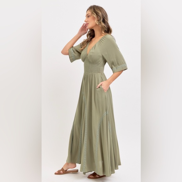 NWT BOUTIQUE_ Romantic flowy maxi dress women’s - Picture 4 of 7